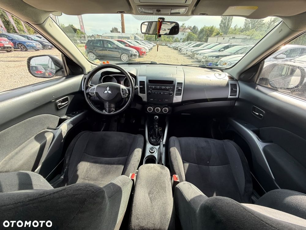 Mitsubishi Outlander - 7