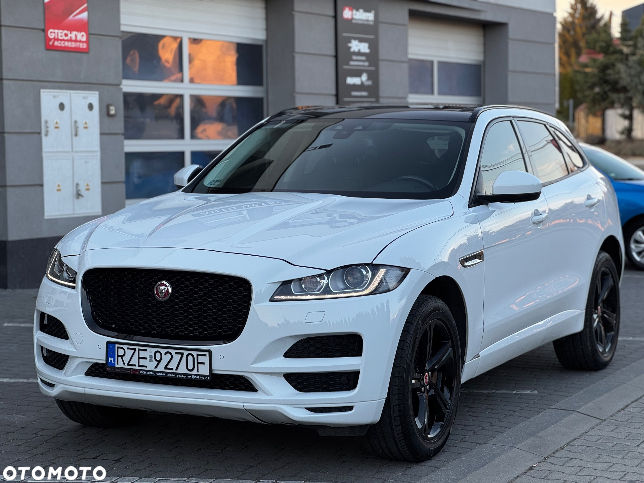 Jaguar F-Pace 3.0 V6 AWD R-Sport - 5