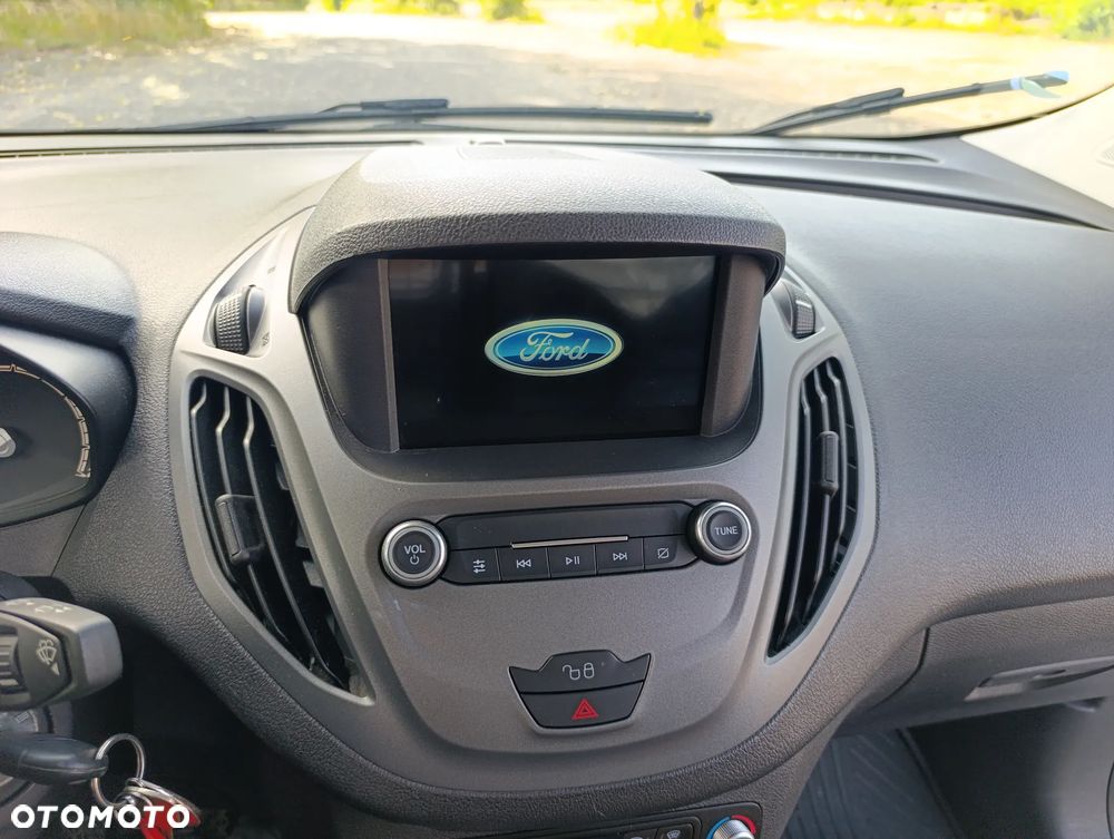 Ford Transit Courier - 16