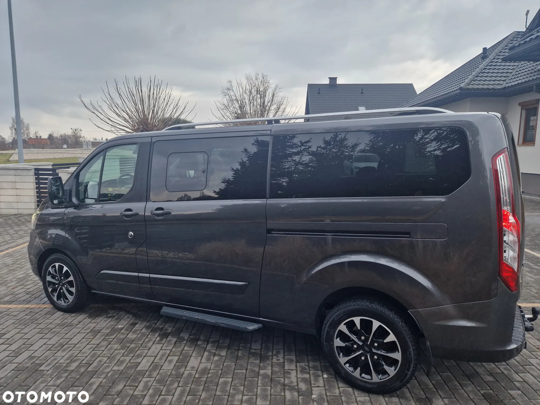Ford Tourneo Custom - 8