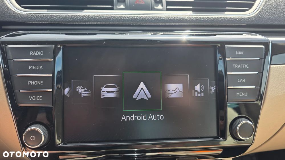 Skoda Superb 2.0 TSI 4x4 L&K DSG - 25
