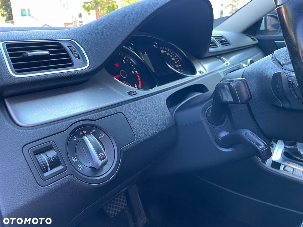 Volkswagen Passat 2.0 TDI Highline DSG - 15