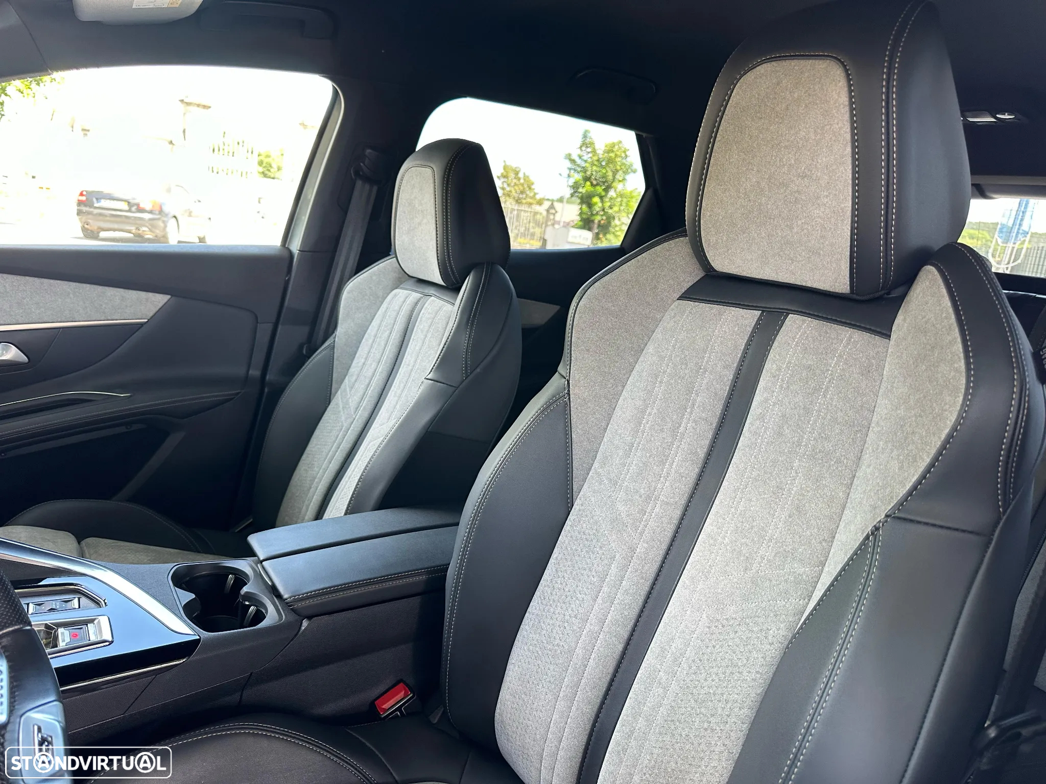 Peugeot 3008 1.6 Hybrid GT Pack e-EAT8 - 9