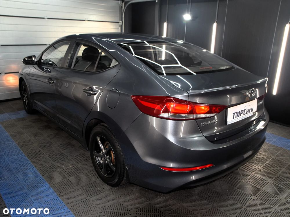 Hyundai Elantra 1.6 Classic Plus - 22