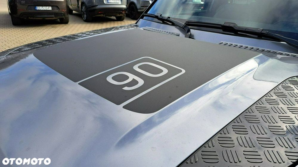 Land Rover Defender - 10