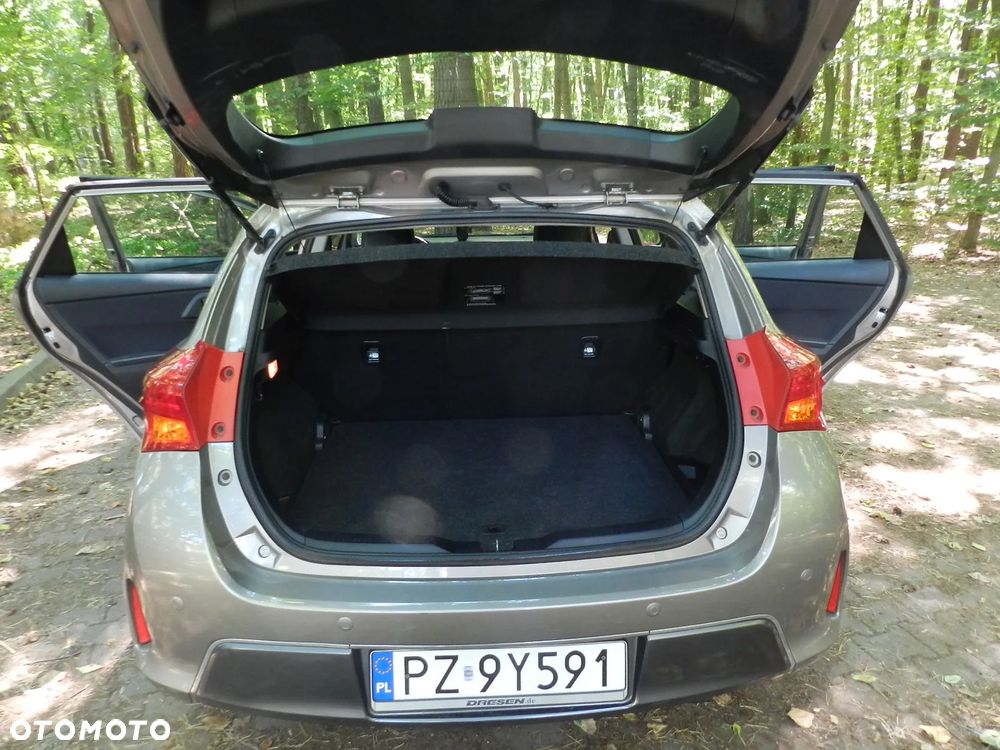 Toyota Auris 1.8 HSD Luna - 16