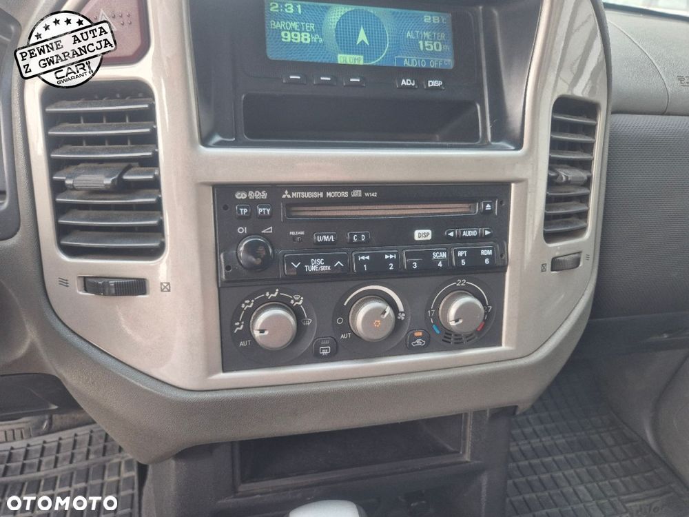 Mitsubishi Pajero - 24