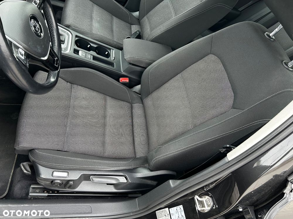 Volkswagen Passat Variant 1.6 TDI SCR DSG Business - 17