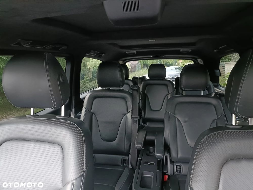 Mercedes-Benz Klasa V - 9