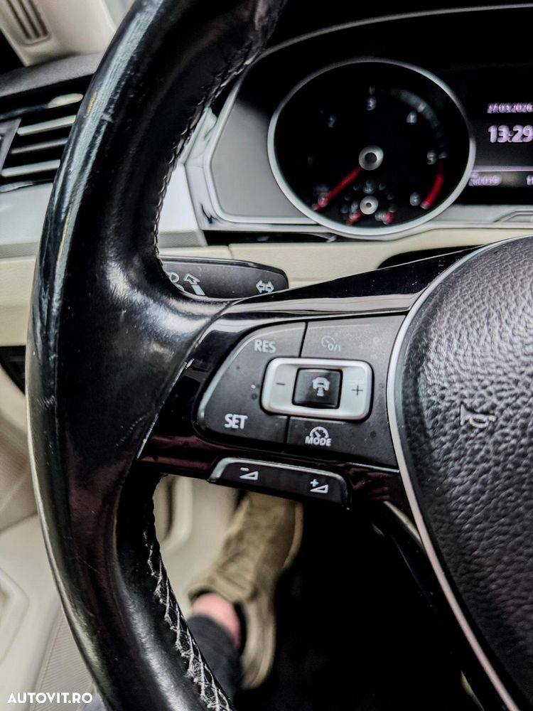 Volkswagen Passat - 16