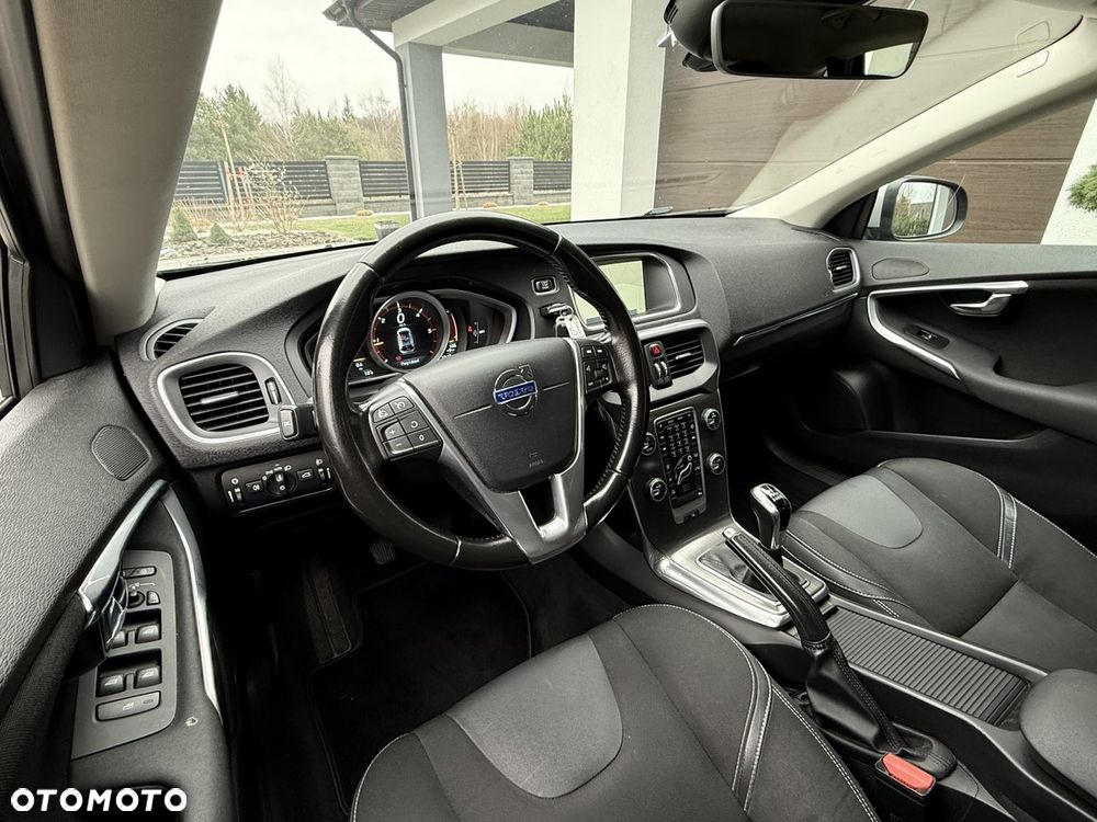 Volvo V40 D2 Drive-E Momentum - 13