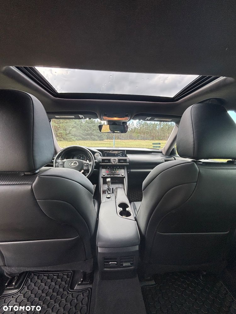 Lexus IS 200t / 300 F Sport - 6