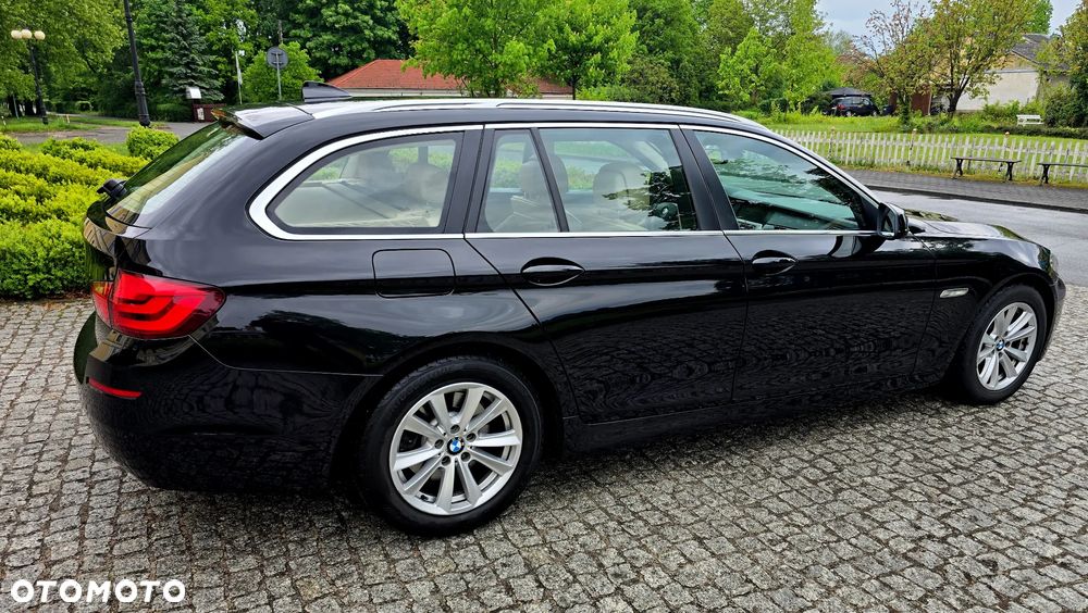 BMW Seria 5 520i Luxury Line - 9