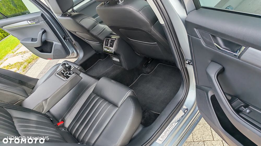 Skoda Superb 2.0 TDI DSG Premium Edition - 4