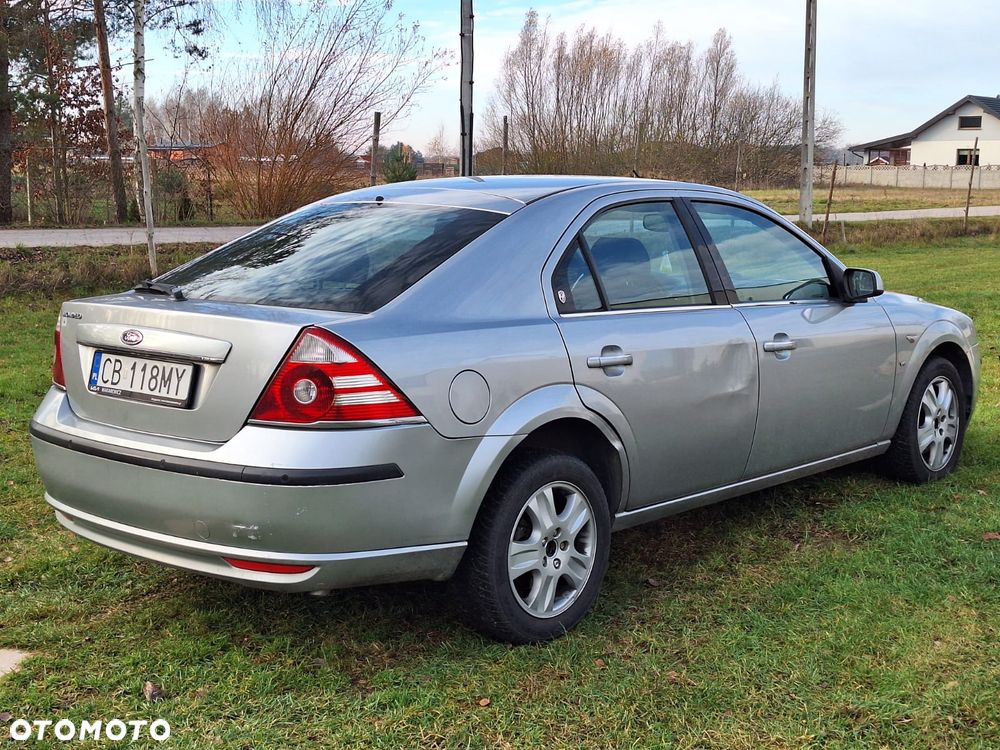 Ford Mondeo 2.5 V6 Ghia - 3