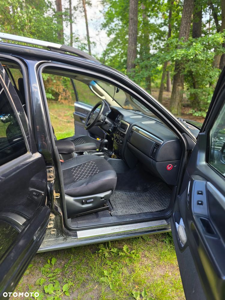Jeep Grand Cherokee - 8