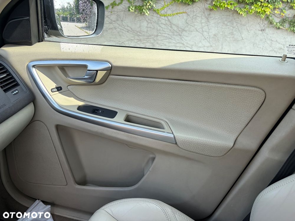 Volvo XC 60 DRIVe R-Design - 21