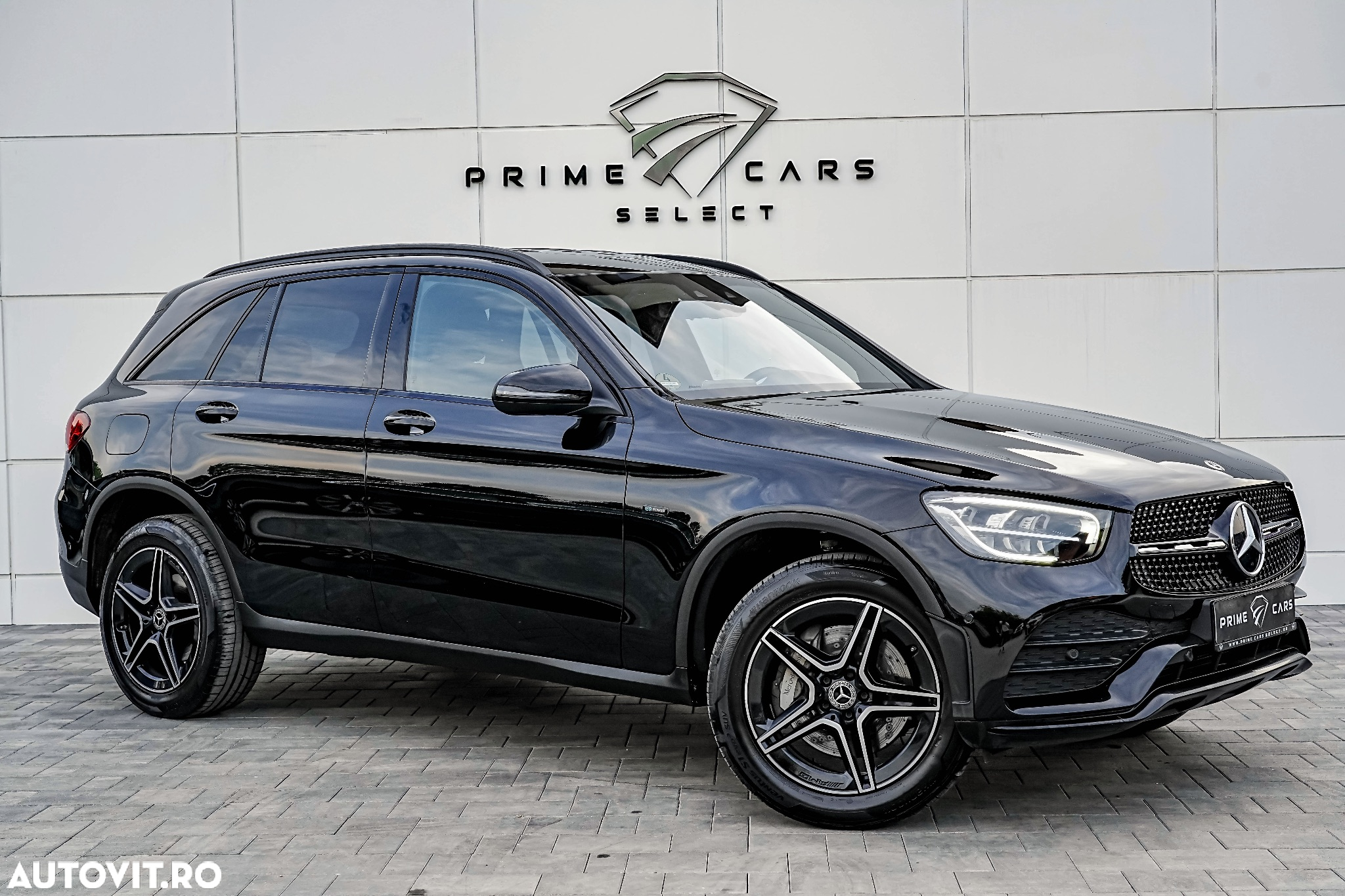 Mercedes-Benz GLC 300 e 4Matic 9G-TRONIC AMG Line - 19