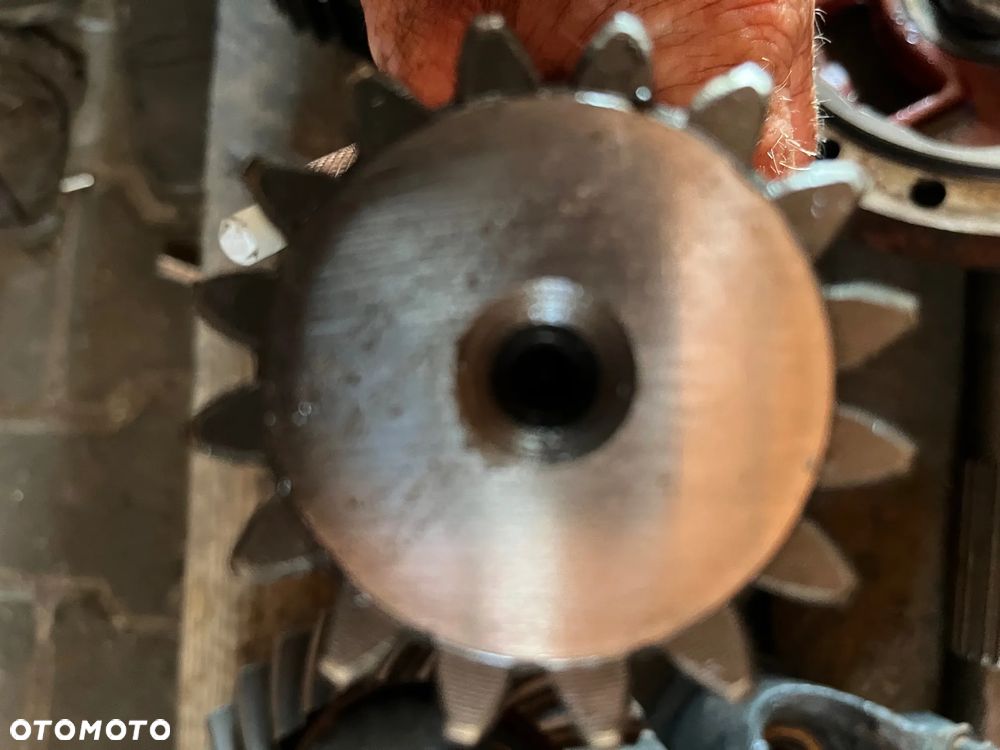 Półośka 16 zębów mostu tylnego CAT 428 - 3