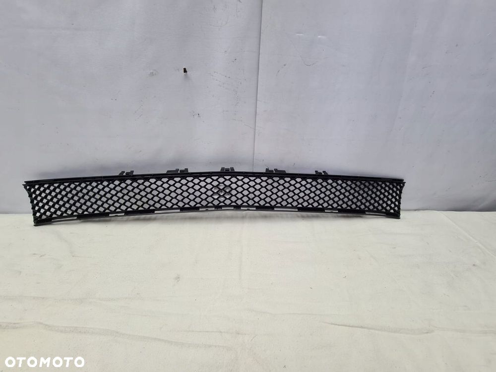 MERCEDES E-KLASA W213 ATRAPA KRATKA ZDERZAKA PRZÓD - 1