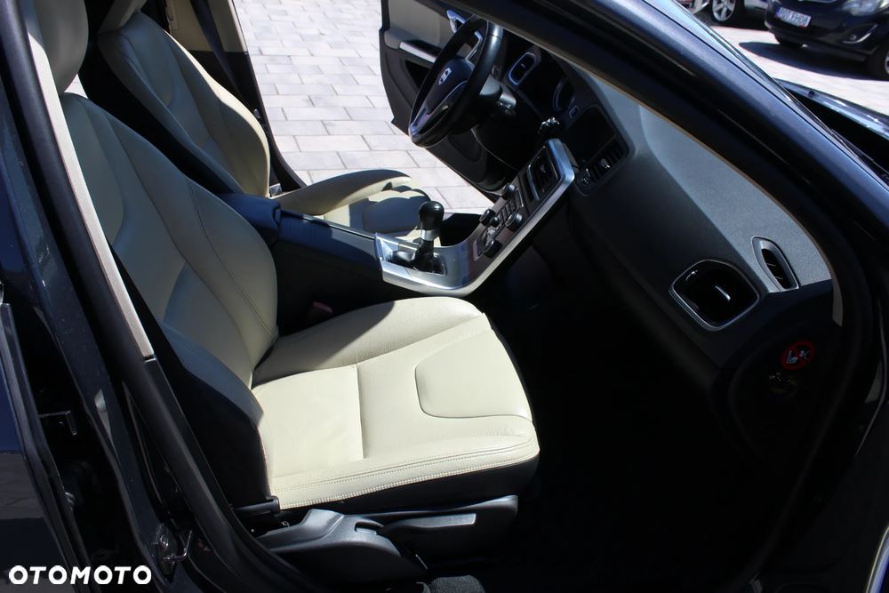 Volvo S60 T3 Summum - 25