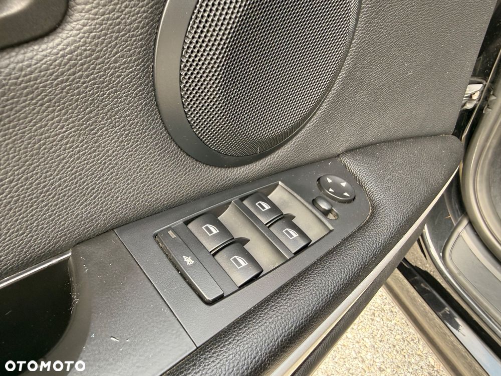 BMW Seria 3 318d DPF Edition Sport - 29