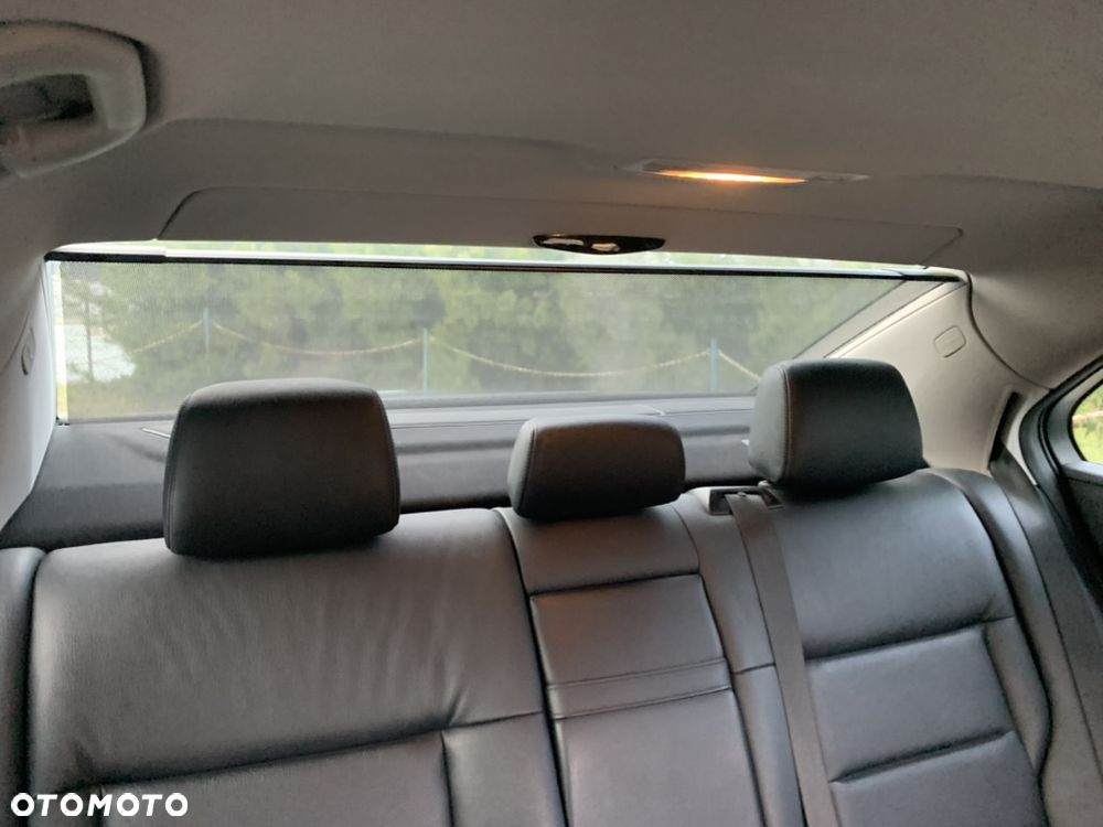 Mercedes-Benz Klasa E 350 CDI BlueEff Avantgarde - 34