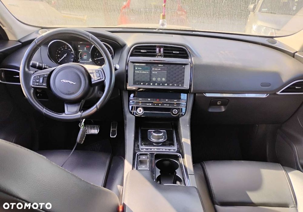 Jaguar F-Pace - 7