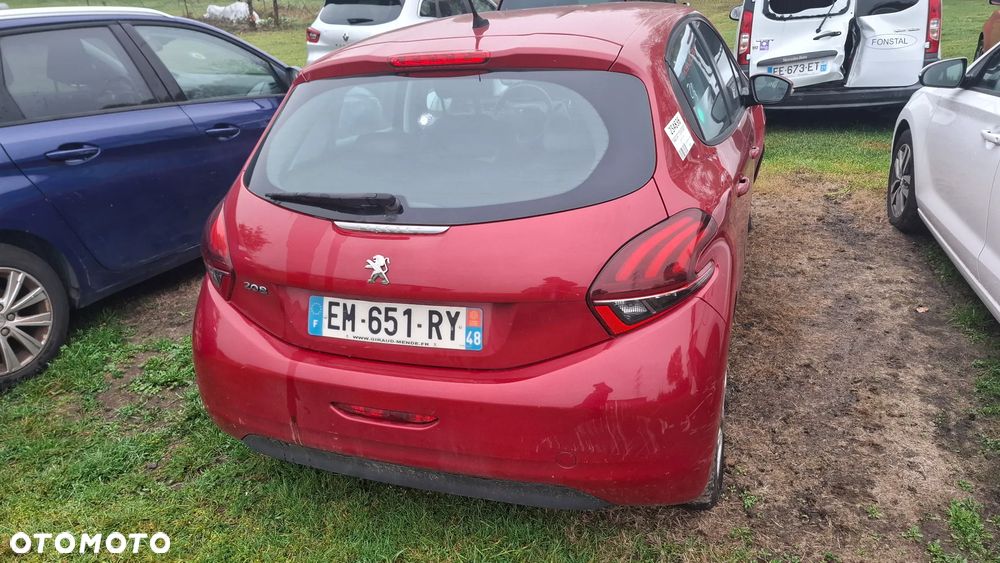 Peugeot 208 - 6