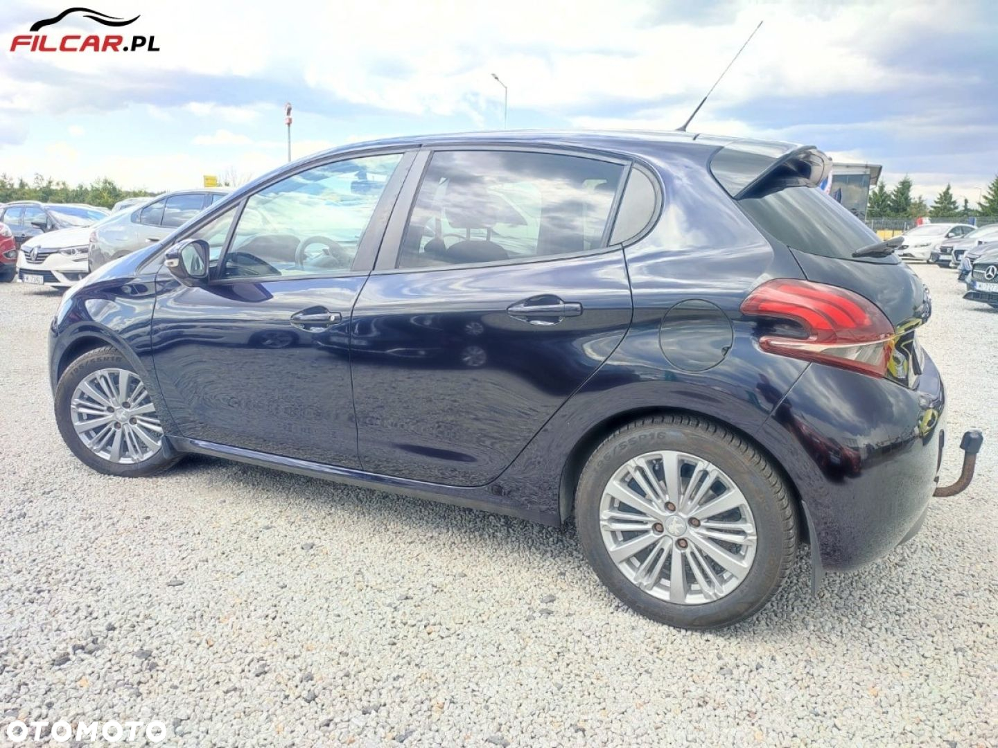 Peugeot 208 - 18