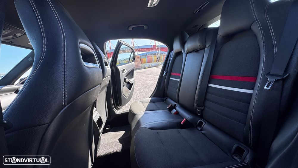 Mercedes-Benz A 180 CDI (BlueEFFICIENCY) Urban - 11