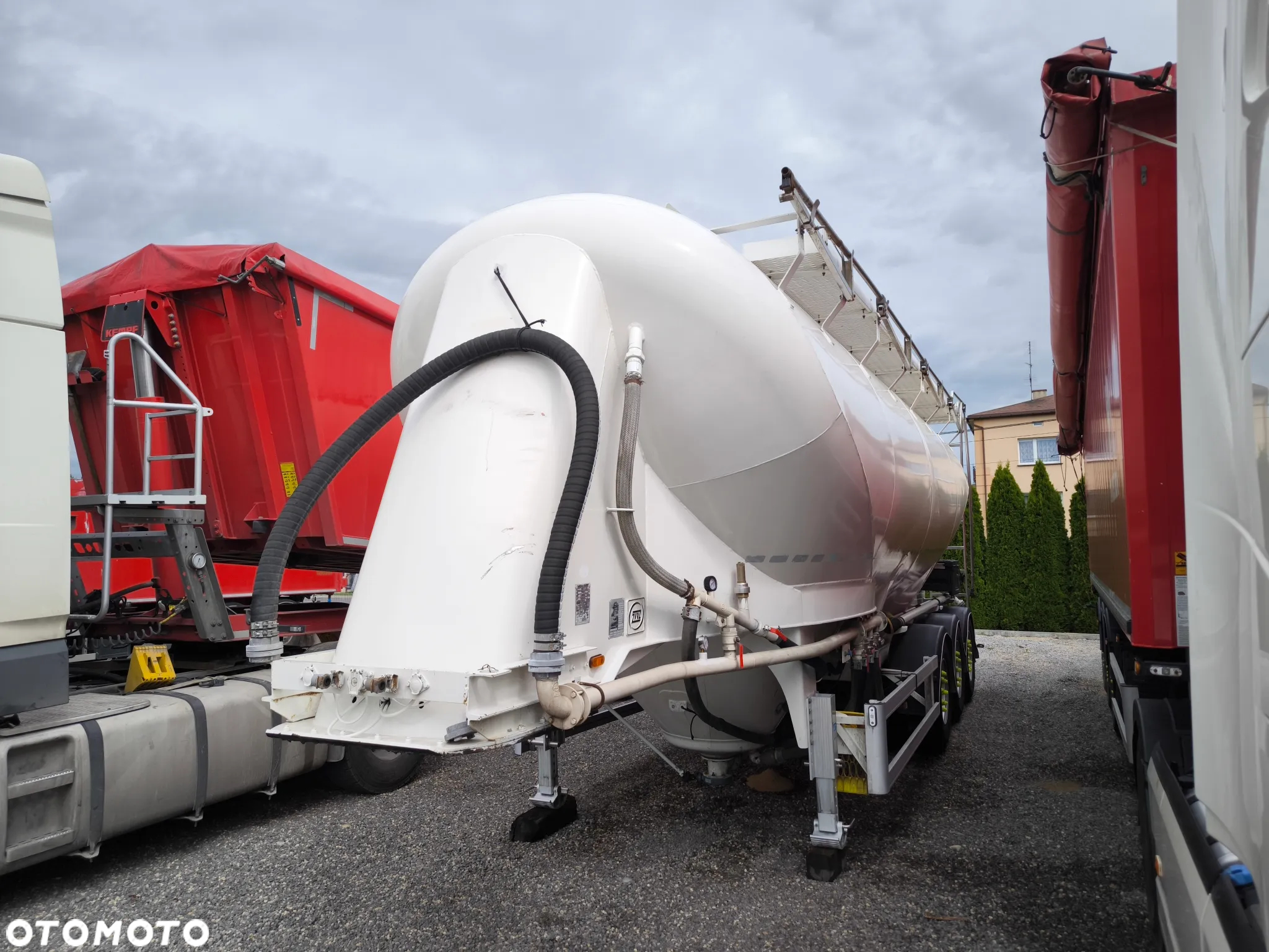 Feldbinder CEMENTO NACZEPA **WYNAJEM** ZVVZ 40m3 - 2