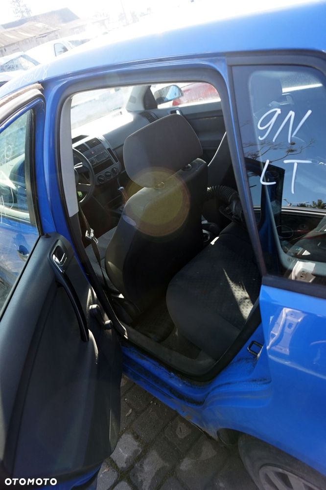 VOLKSWAGEN POLO IV 9N 5D HB 2003 LA5F 1.2 12V AWY 54KM GER NIEBIESKI na części - 12