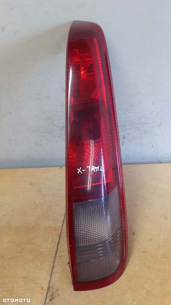 NISSAN X-TRAIL LAMPA TYŁ TYLNA PRAWA - 1