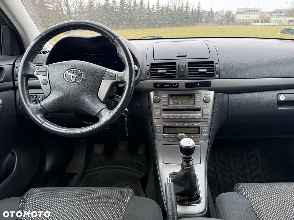 Toyota Avensis 2.2 D-CAT Team - 8