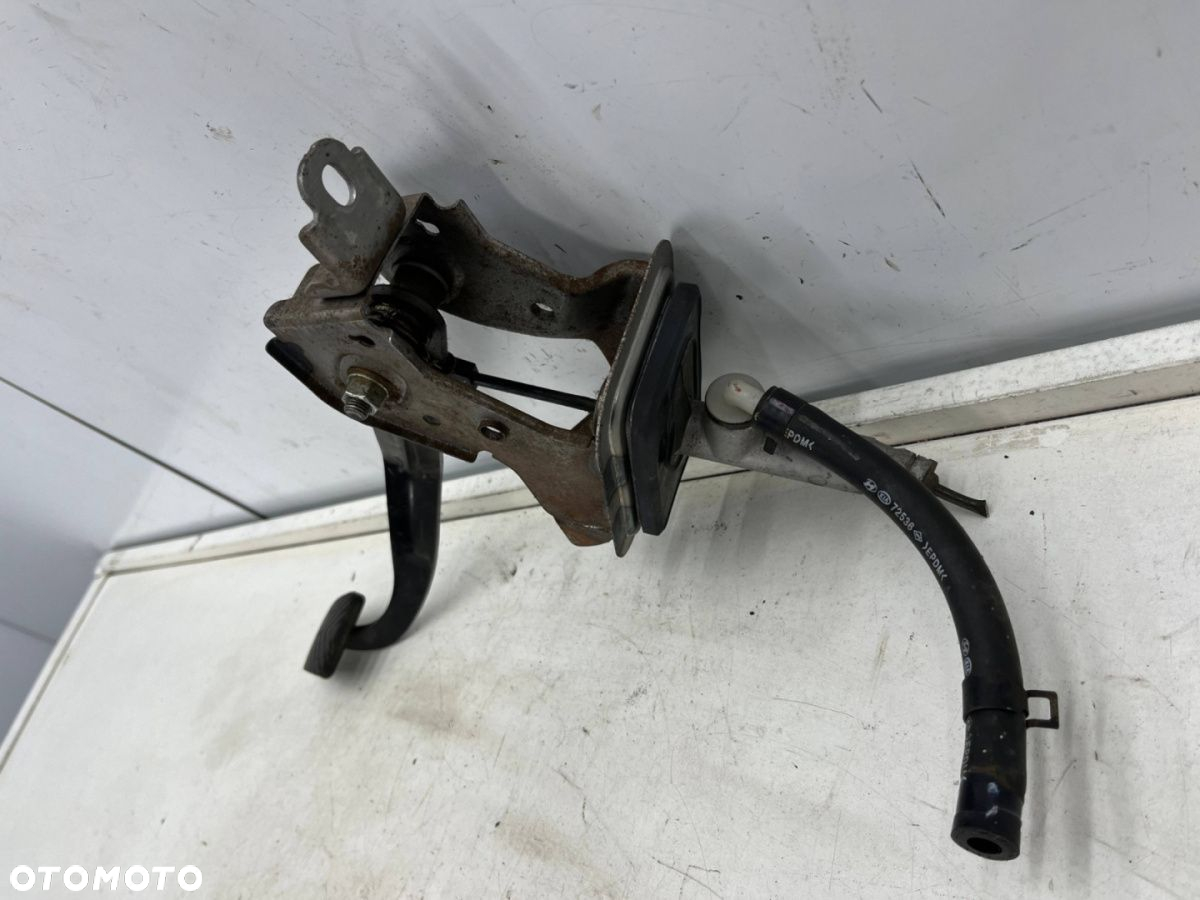 Pedał sprzęgła Hyundai i30 I FD 1.4b 07-12r. pompa sprzęgła wysprzęglik 32802-2h120 - 5