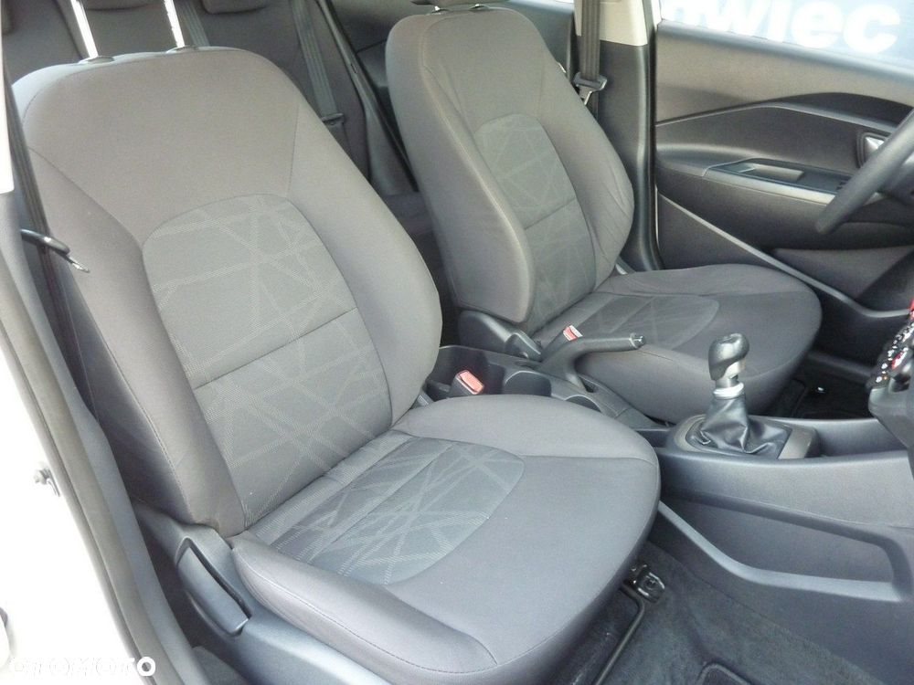 Kia Rio - 16