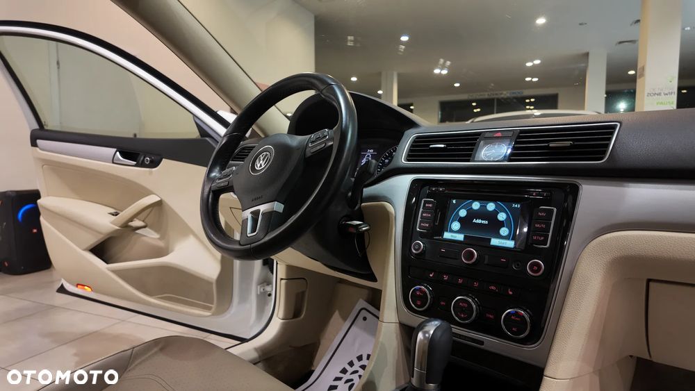 Volkswagen Passat - 37