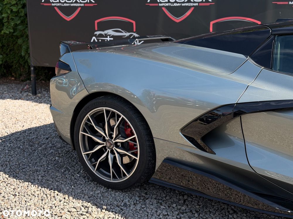 Chevrolet Corvette - 19