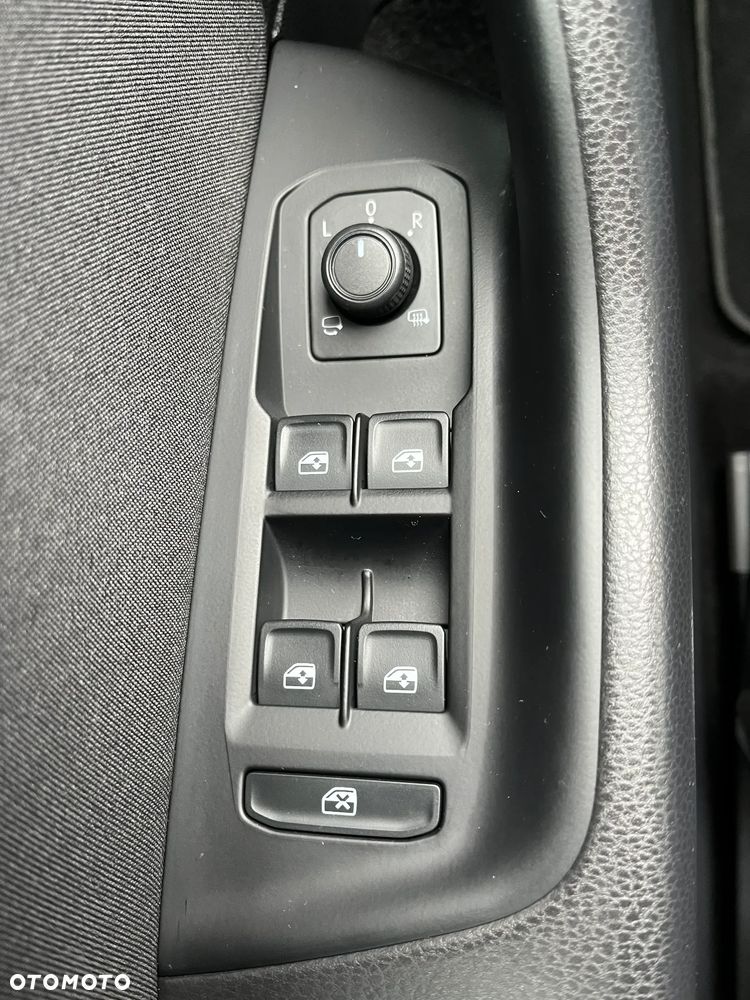 Volkswagen Passat Variant 2.0 TDI EVO Business - 17