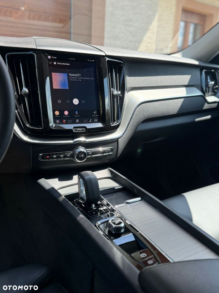 Volvo XC 60 B4 B Plus Dark - 3