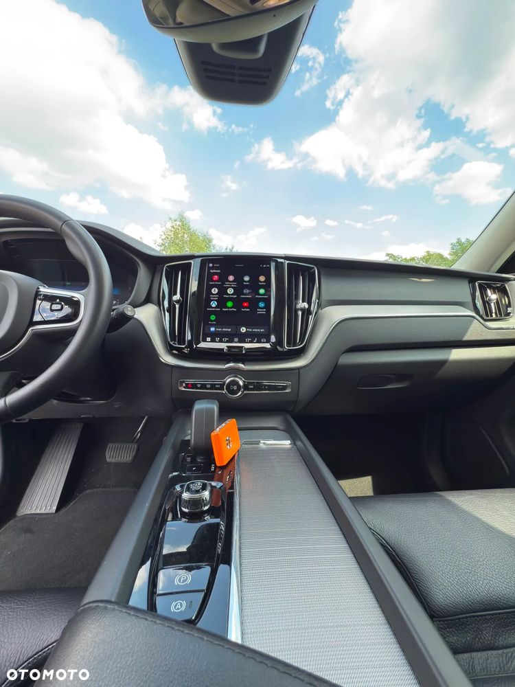 Volvo XC 60 B4 D Plus Dark - 2