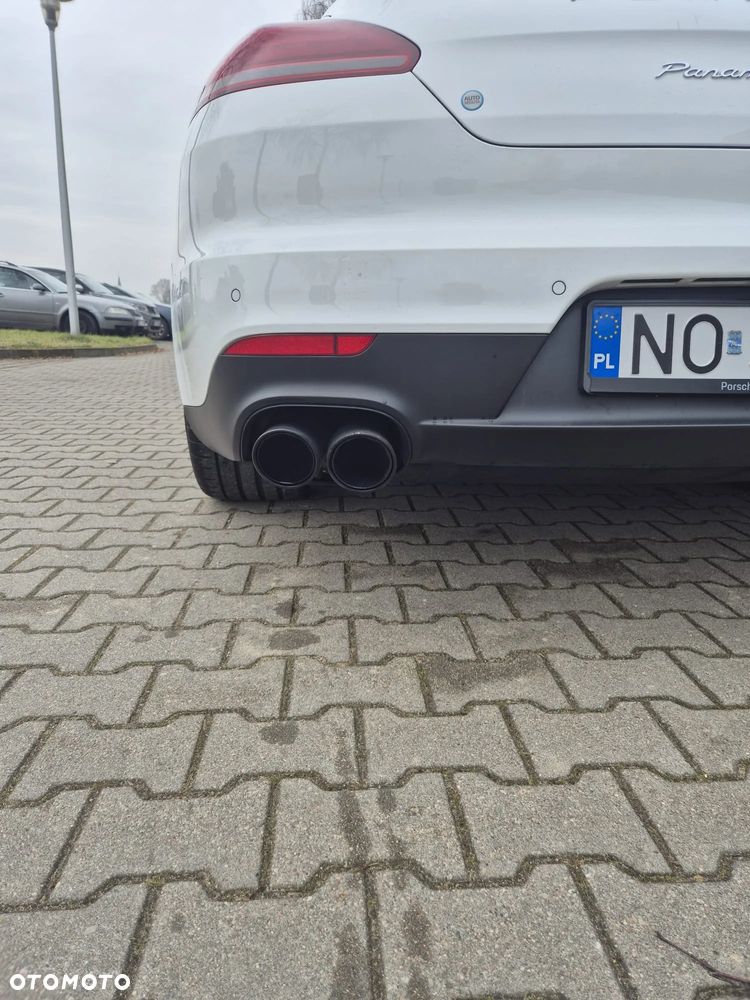 Porsche Panamera GTS PDK - 3