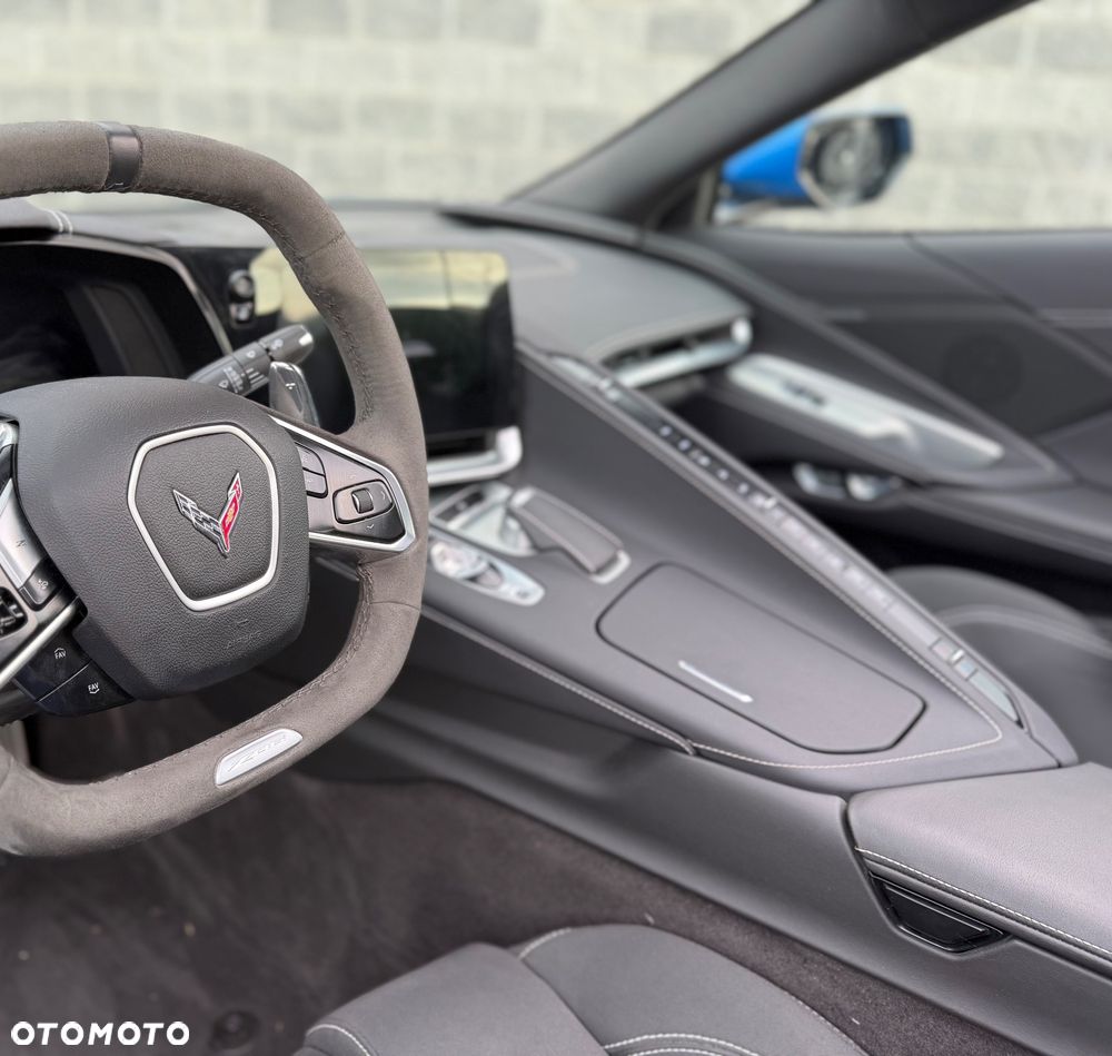 Chevrolet Corvette - 15