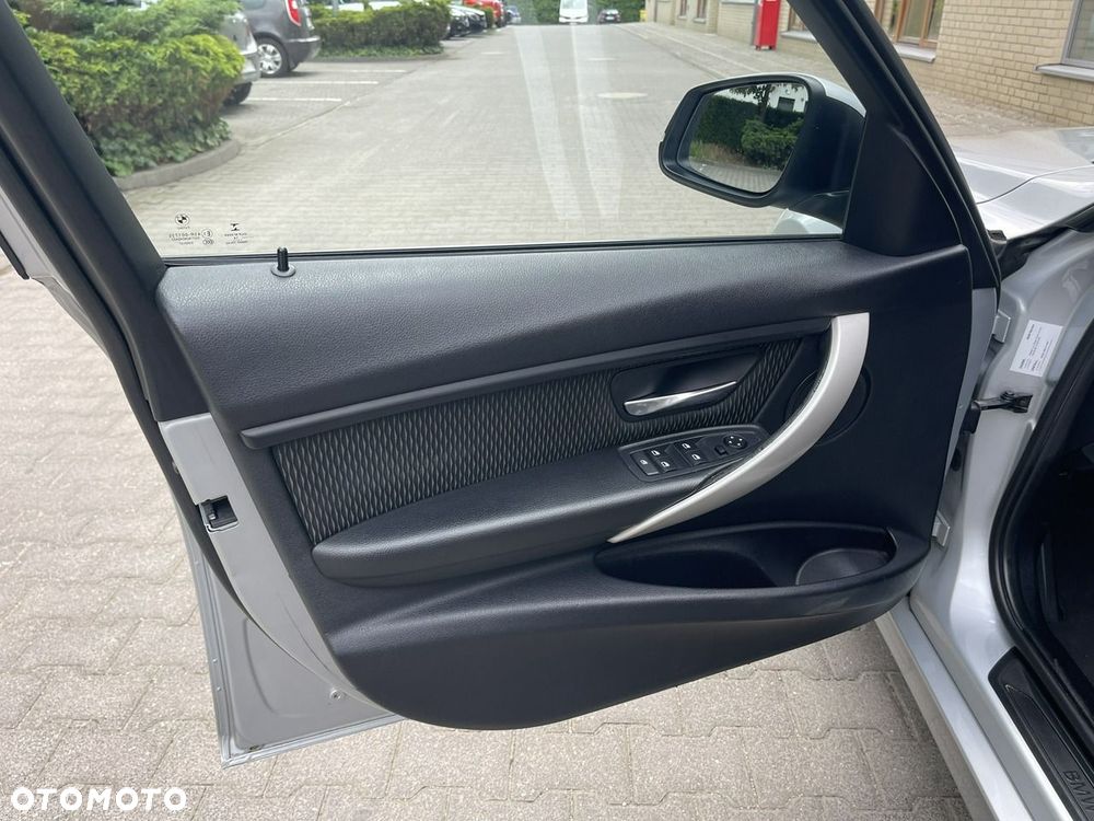 BMW Seria 3 - 19