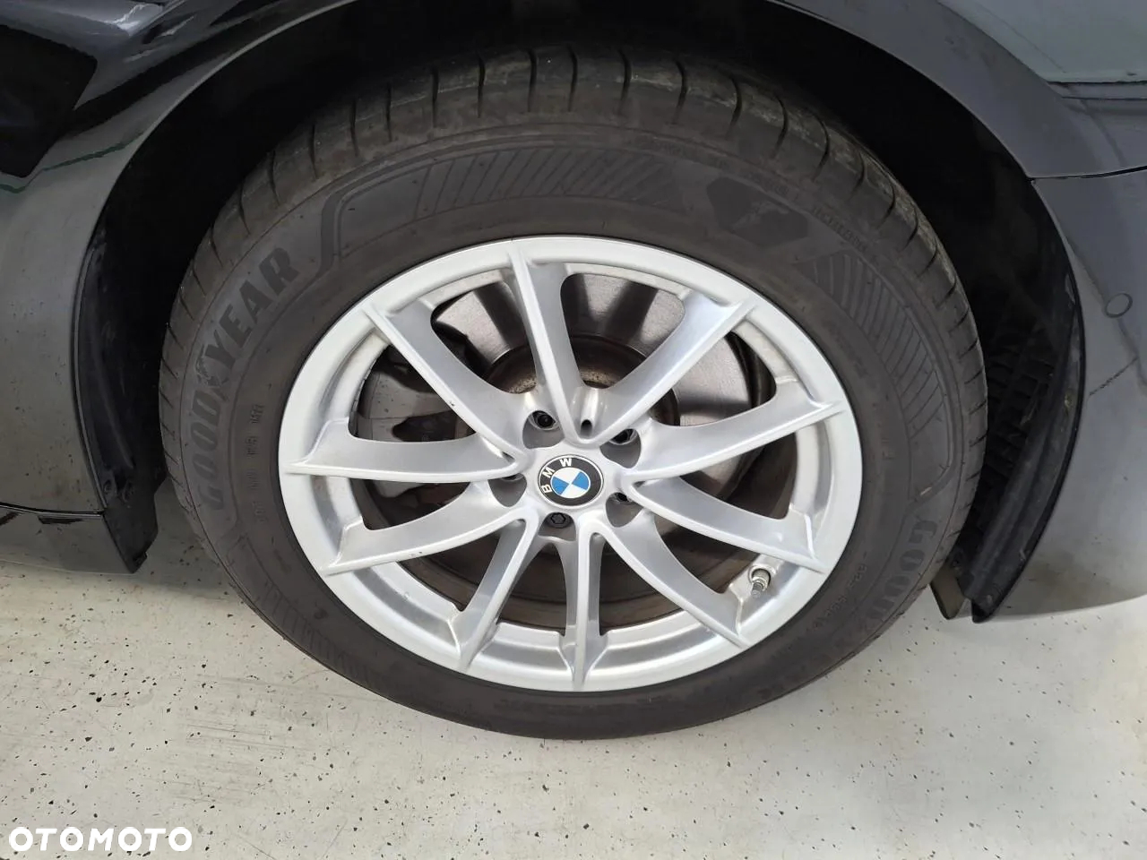 BMW Seria 5 520d xDrive - 6