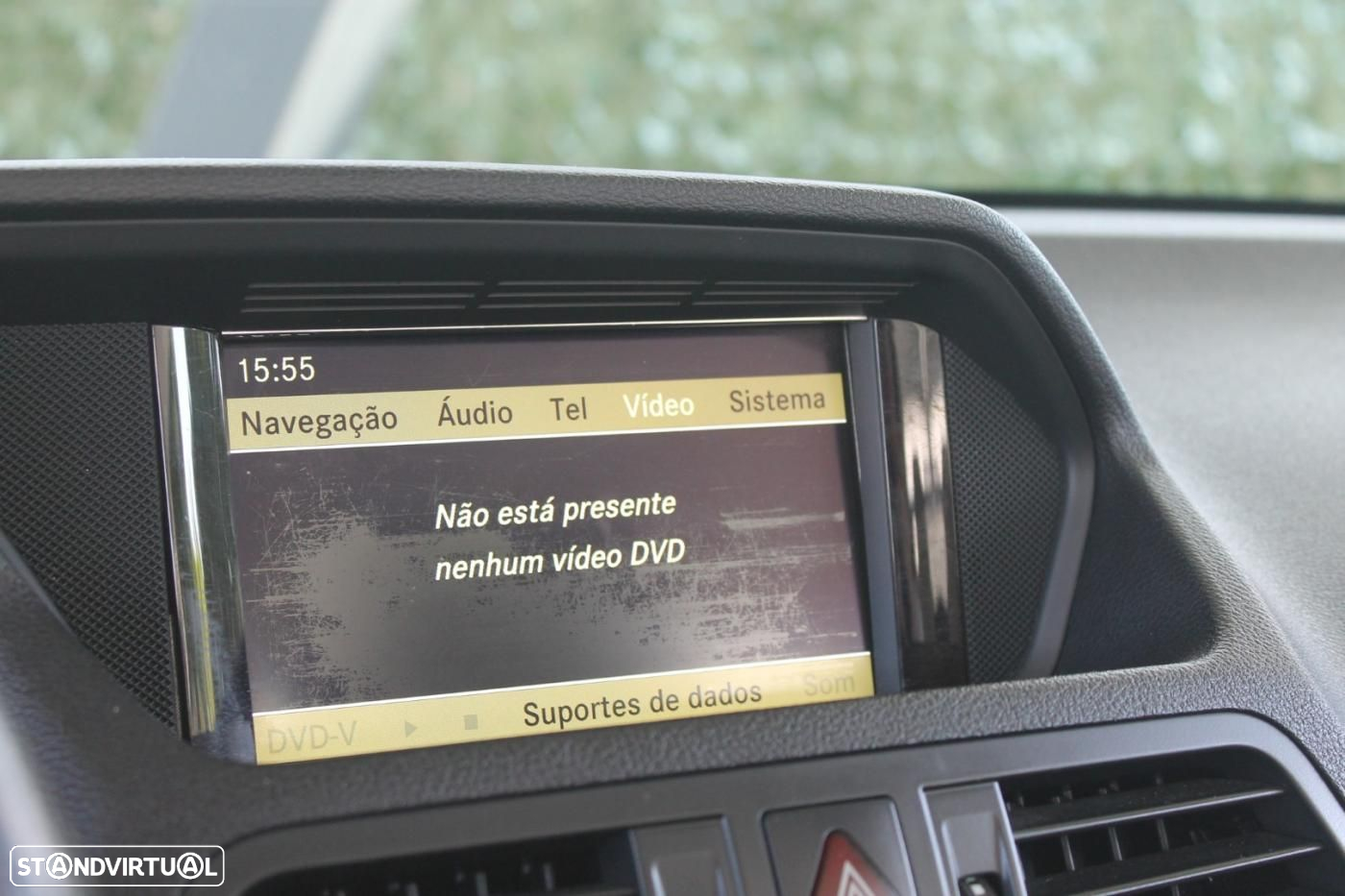 Mercedes-Benz E 250 CGi Avantgarde BlueEfficiency Auto - 34