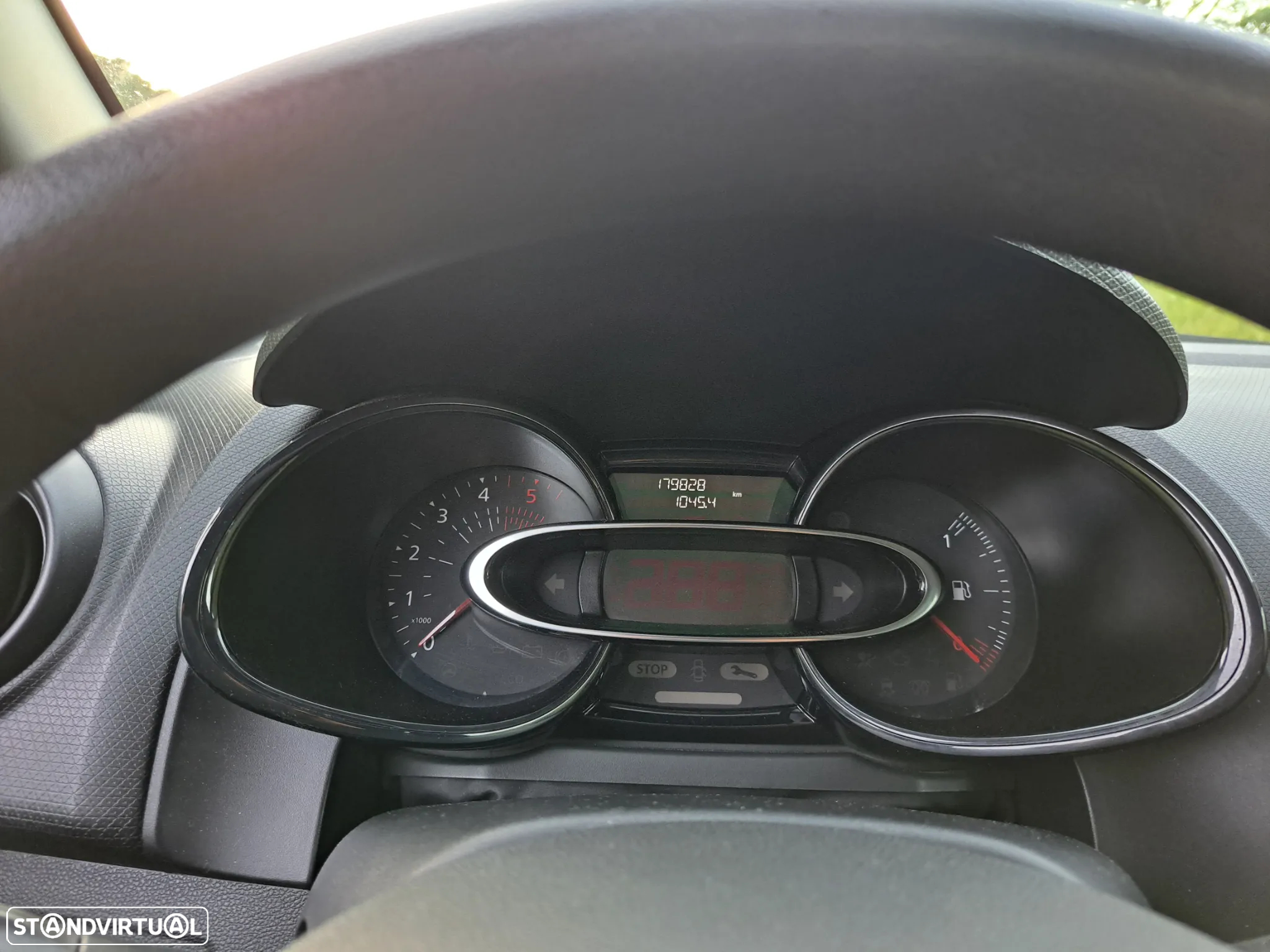 Renault CLIO - 16