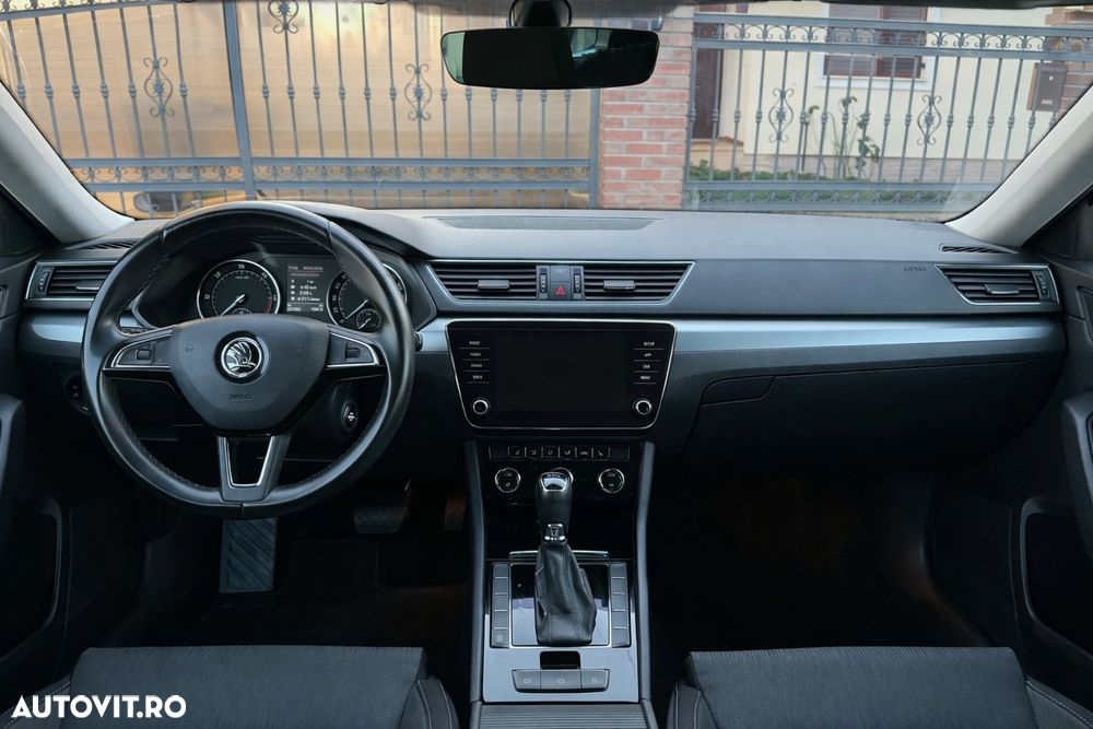 Skoda Superb 2.0 TDI DSG Ambition - 11