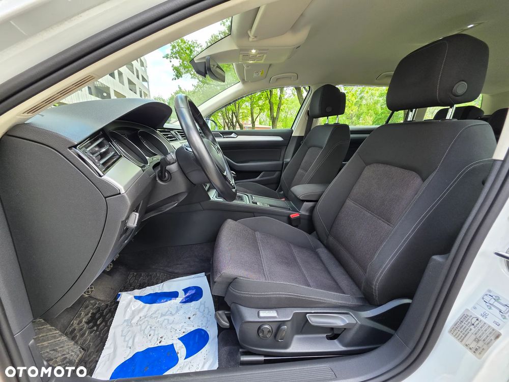 Volkswagen Passat 2.0 TDI SCR Comfortline - 5